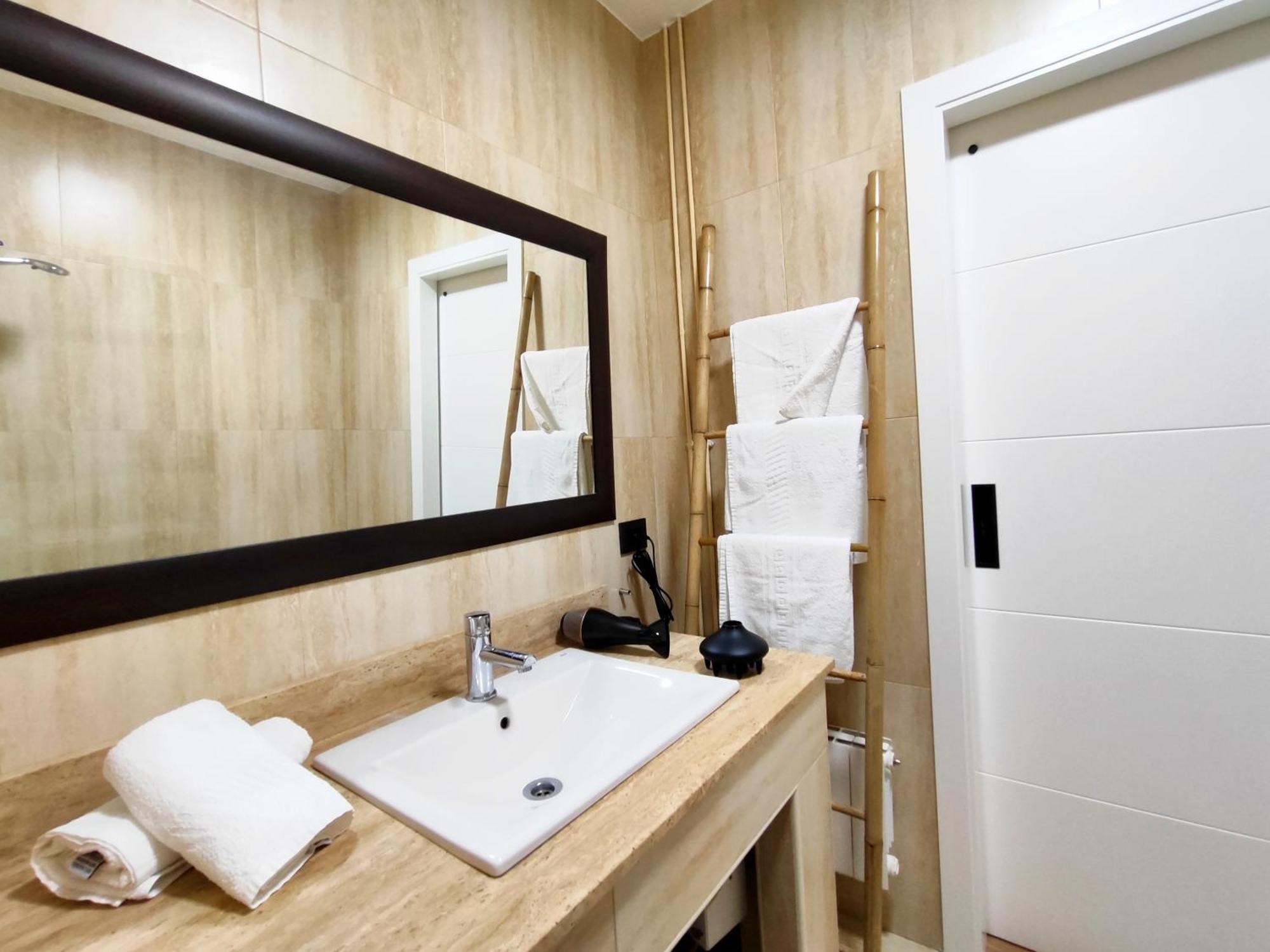Tranquilo Apartamento Con Parking Gratis Vigilado 24H Vigo Exterior photo